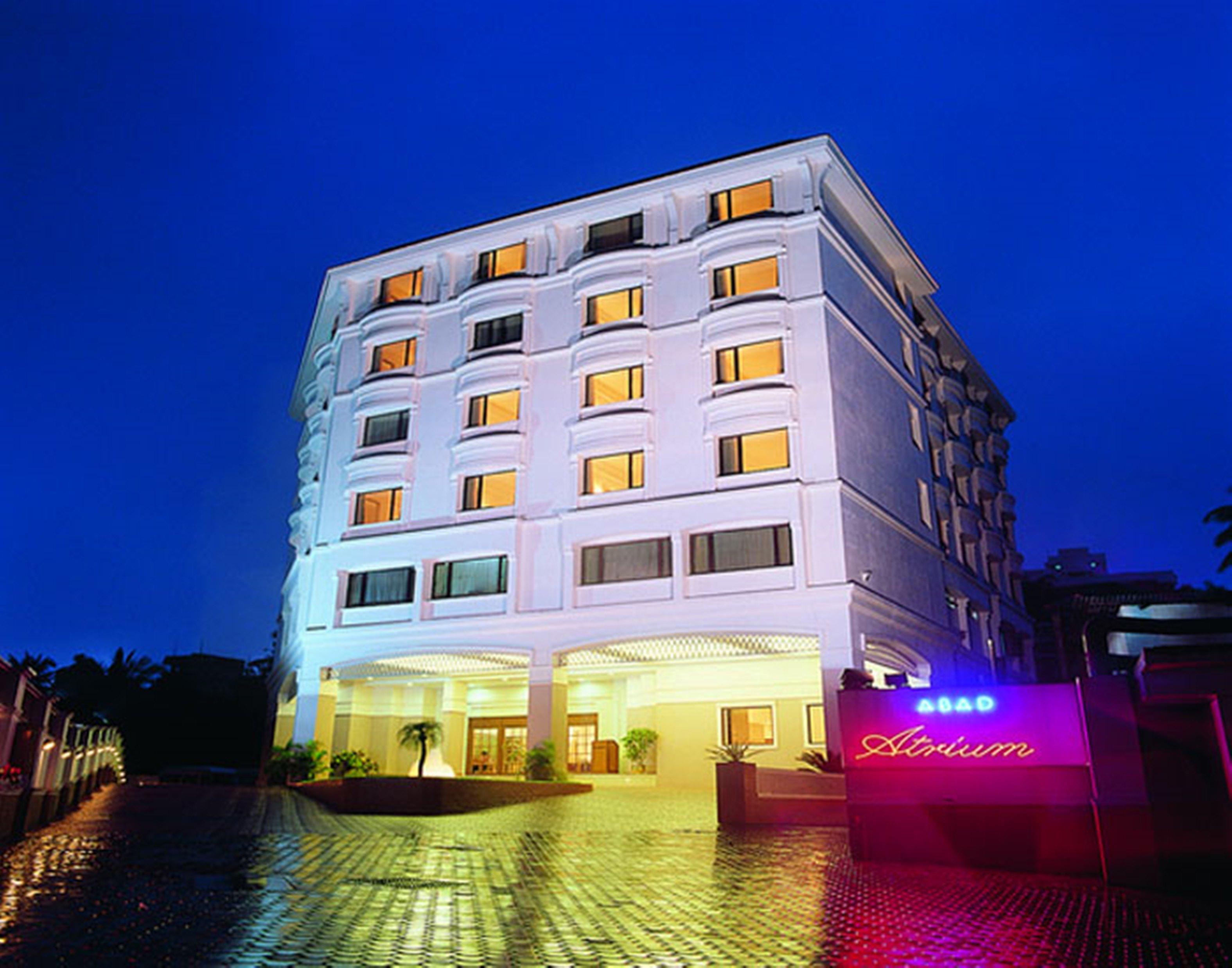 Abad Atrium Hotel Kochi Exterior foto