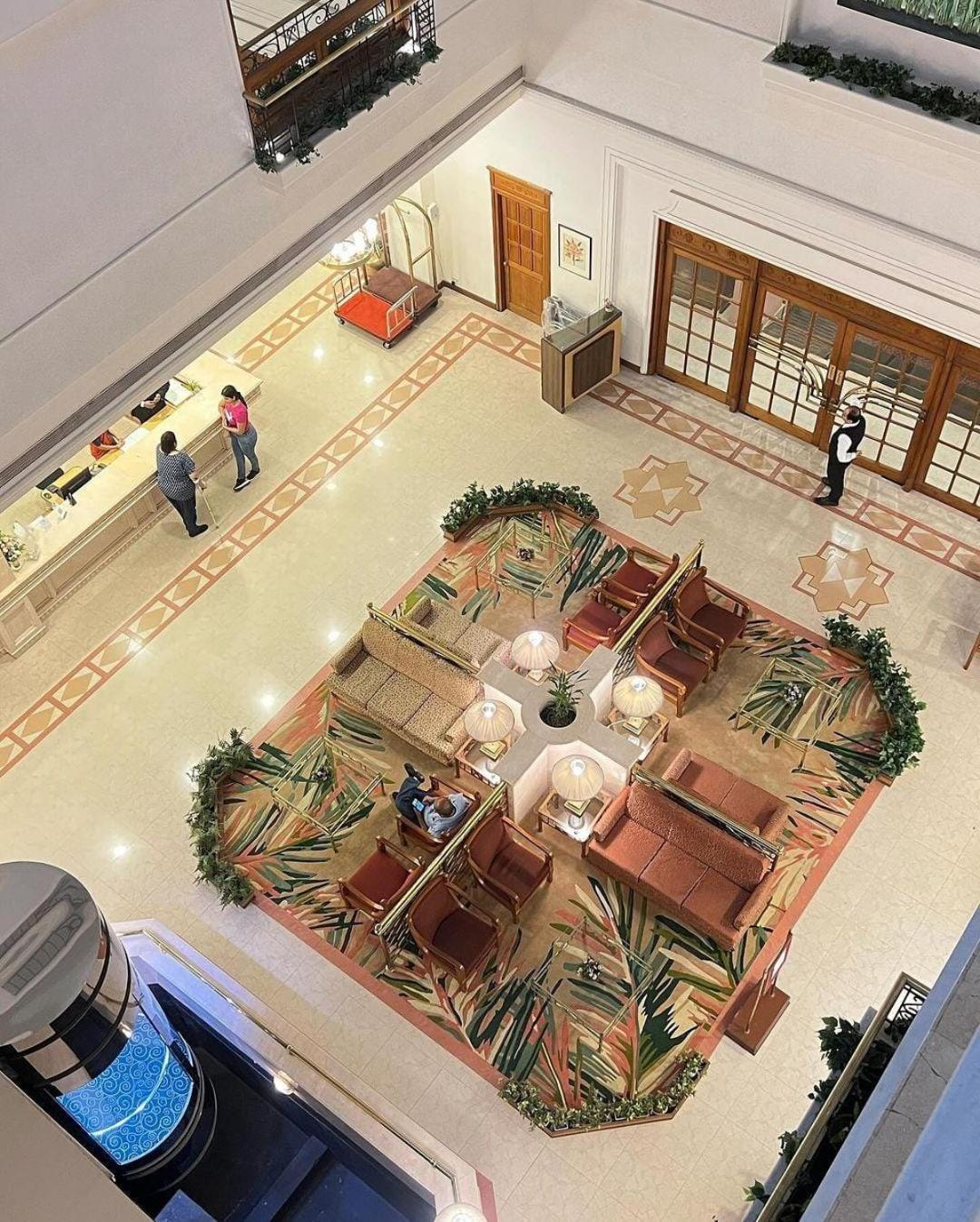 Abad Atrium Hotel Kochi Exterior foto