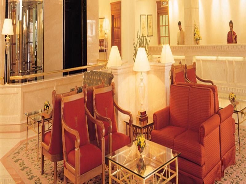 Abad Atrium Hotel Kochi Exterior foto