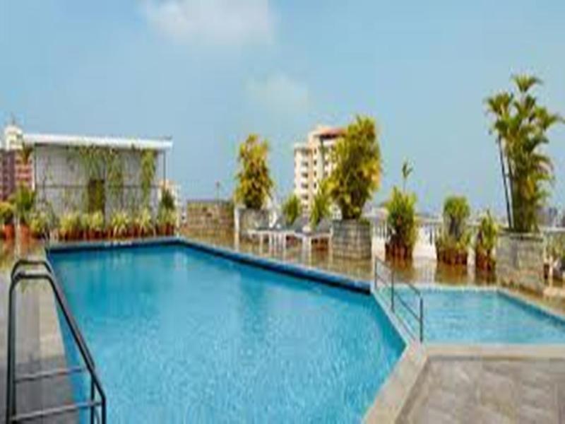 Abad Atrium Hotel Kochi Exterior foto